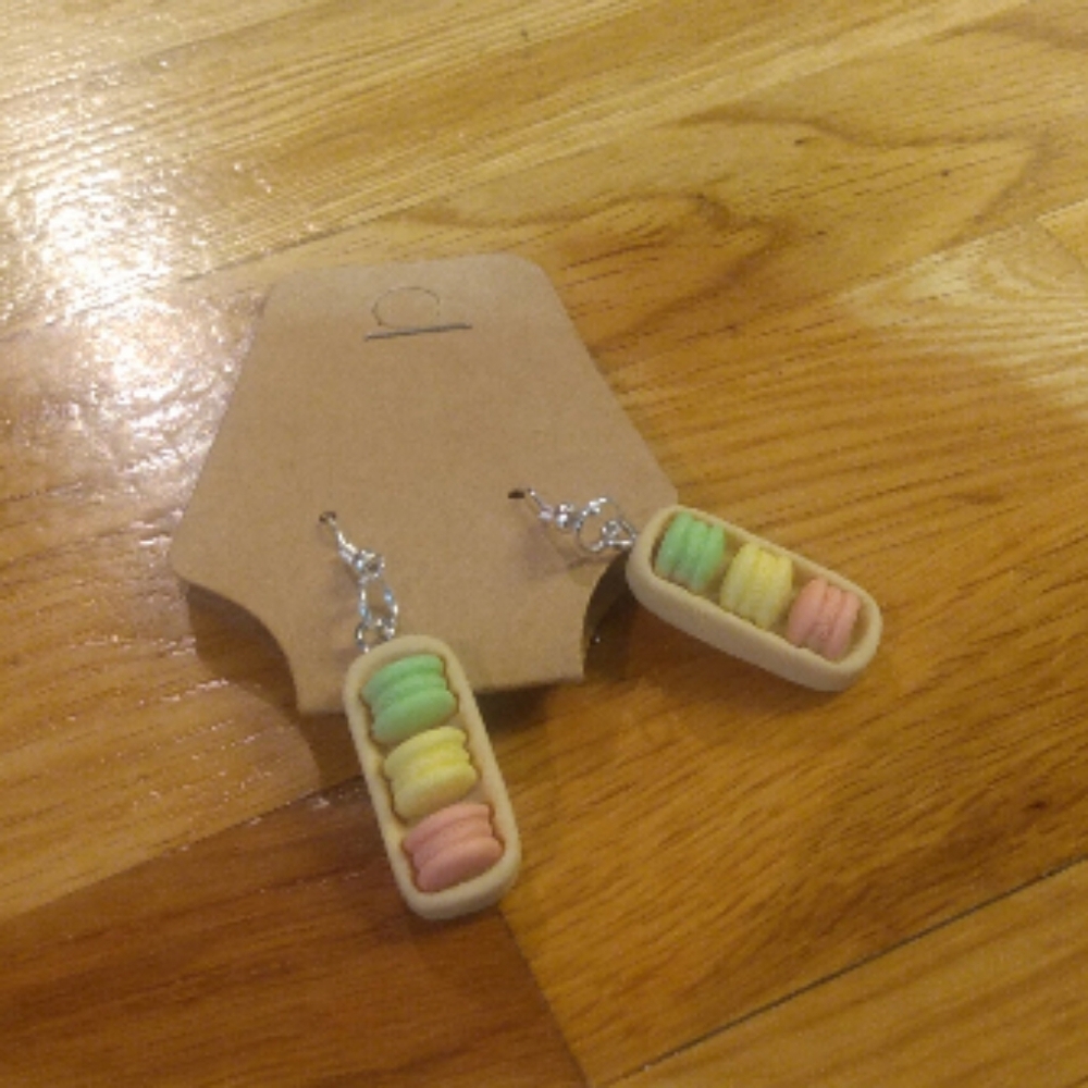 *Tiny Macaron Earrings! Dessert food aesthetic dangle earrings